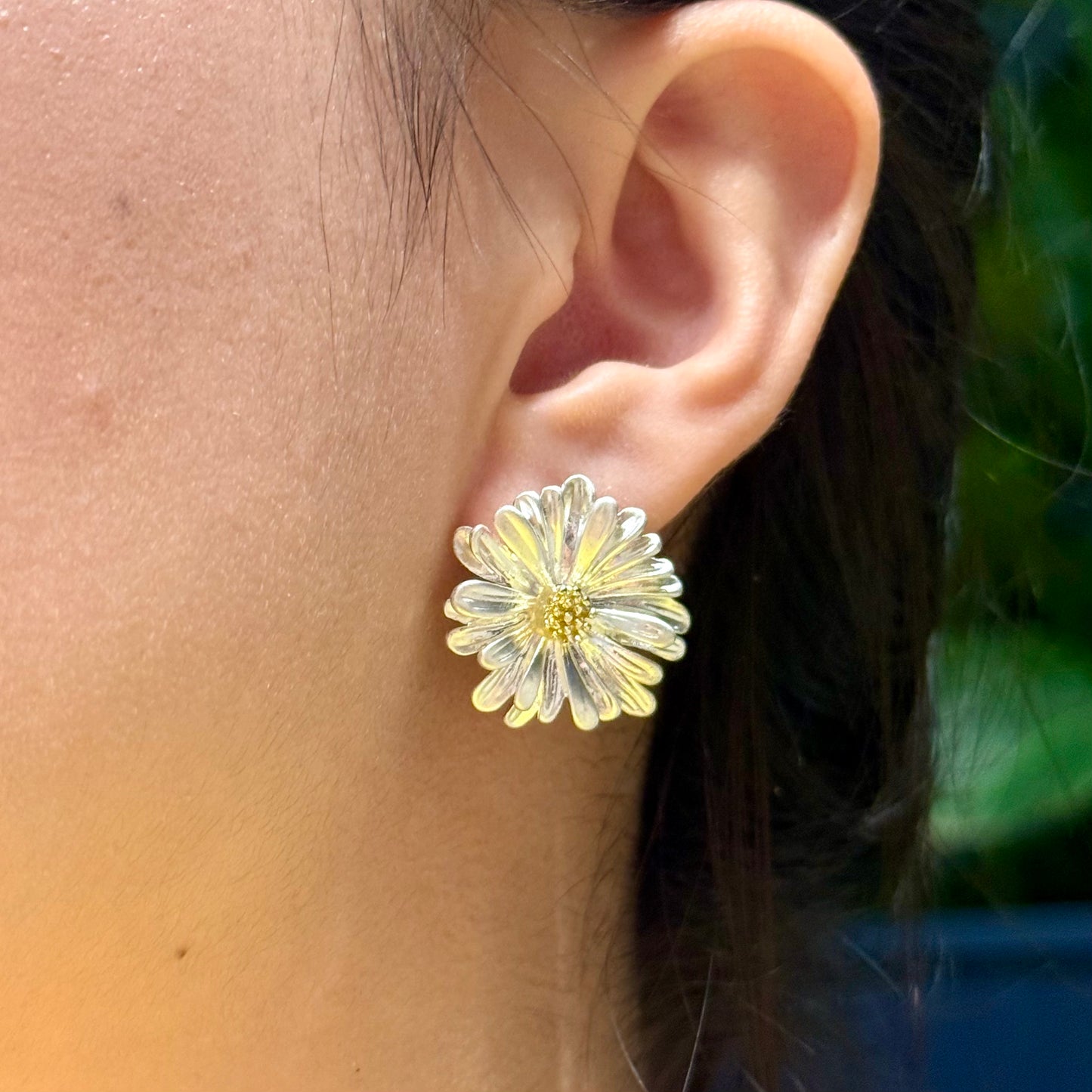 GOLDEN DAISY EARRINGS