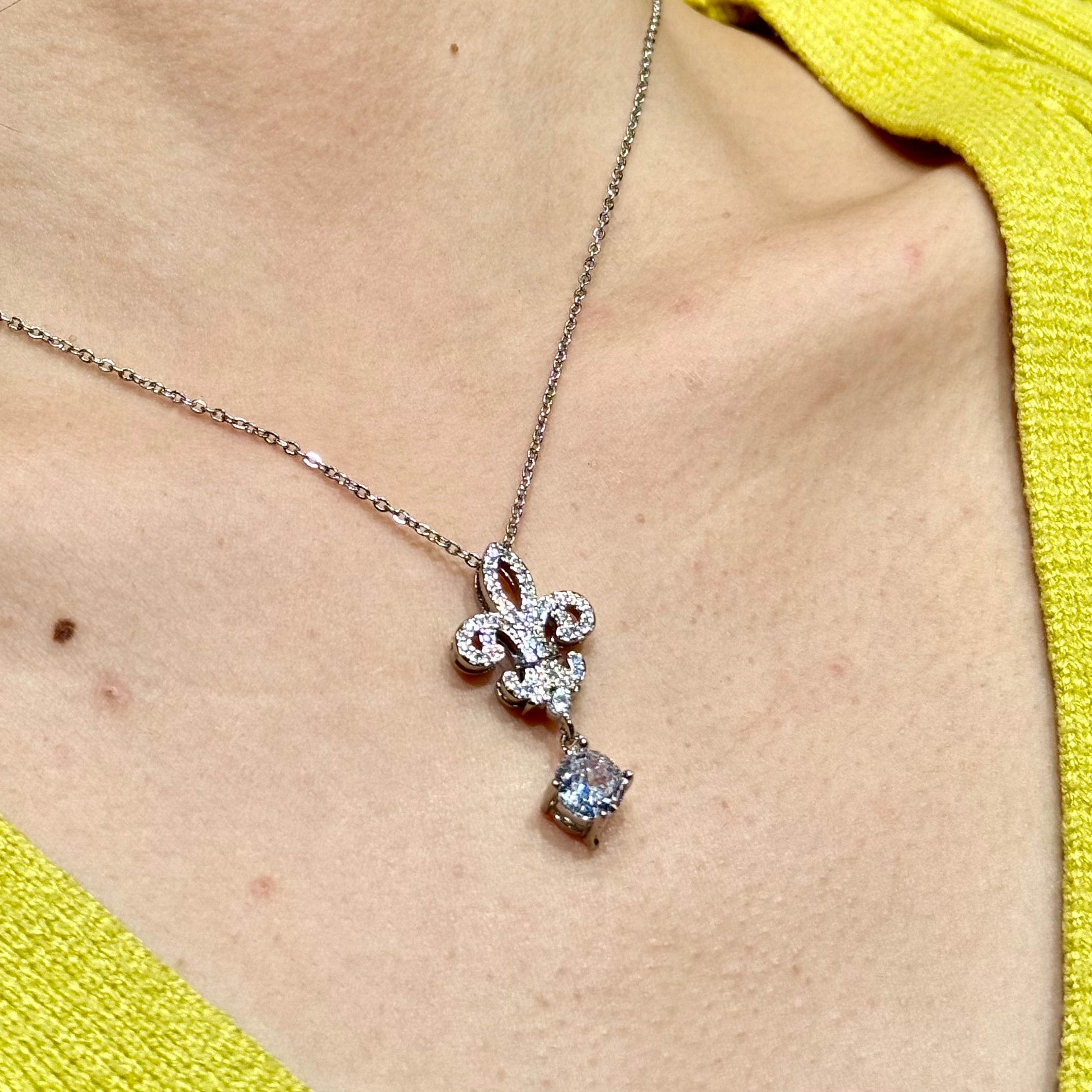 ROYAL EMBLEM NECKLACE