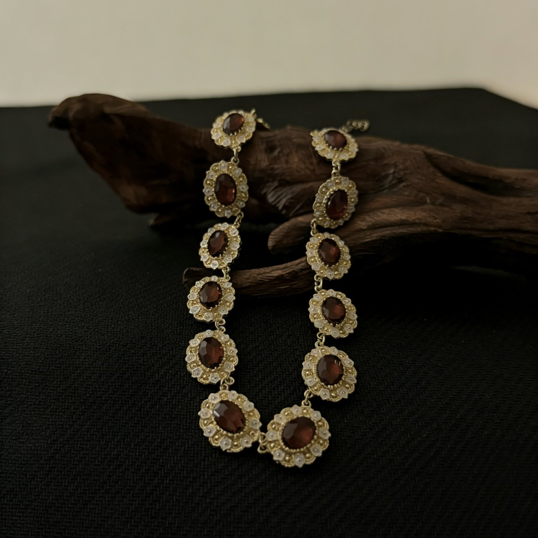 GOLDEN EMBER NECKLACE