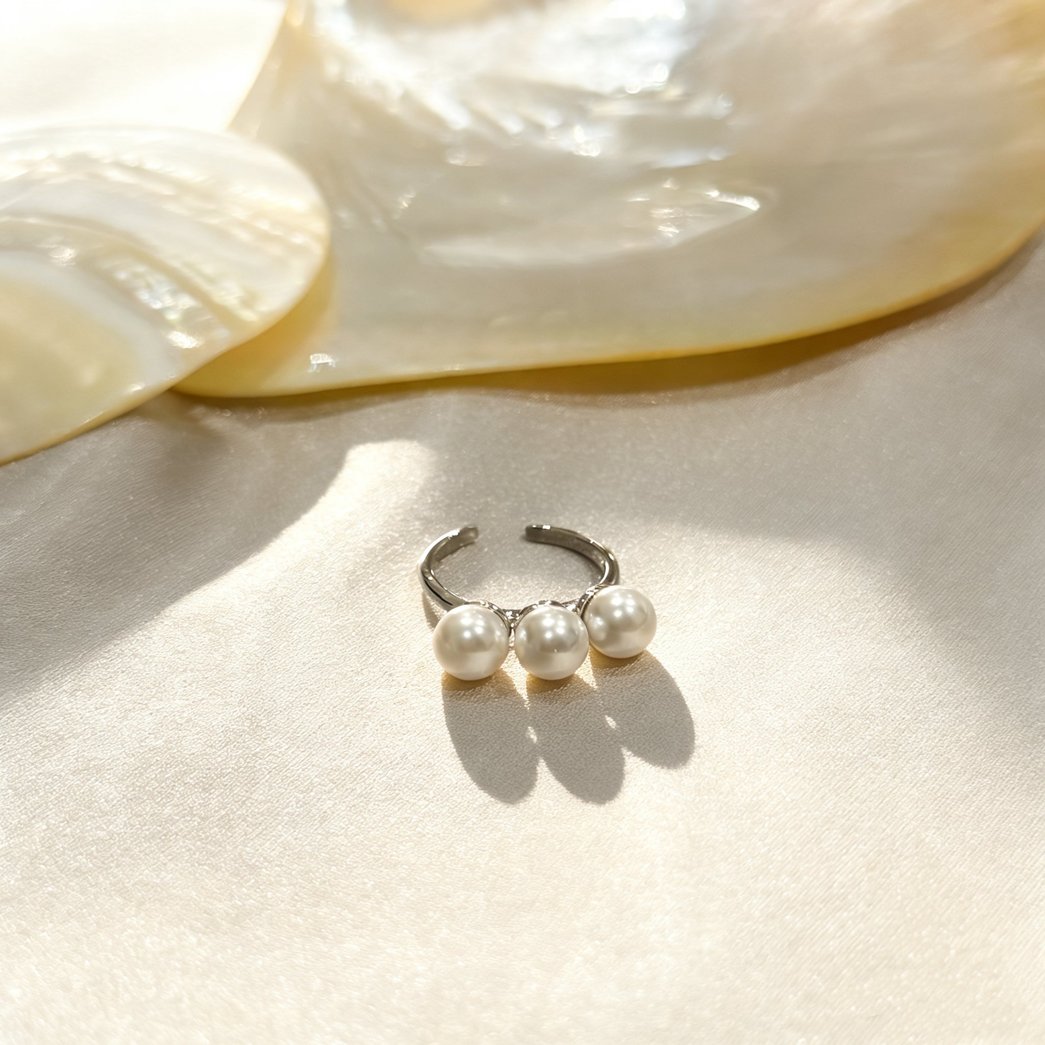 TRINITY PEARL RING