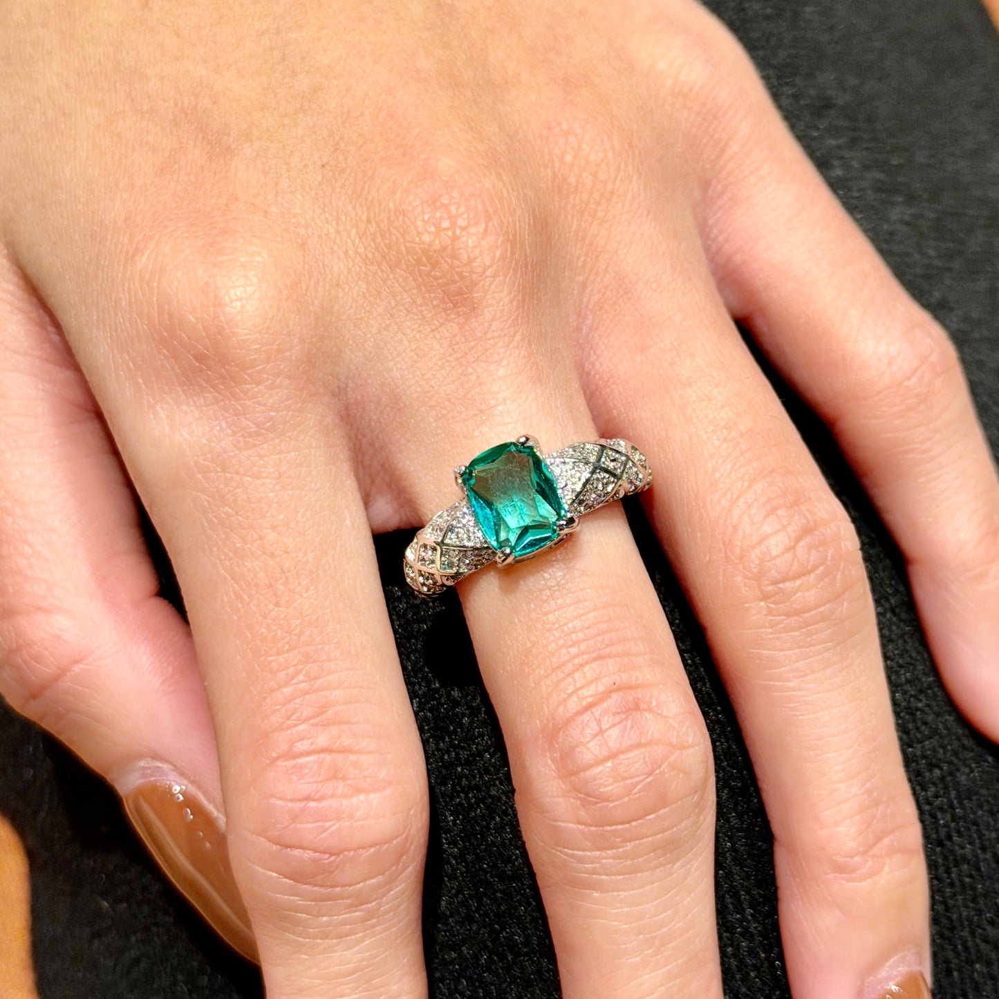 VERDANT LUMINA RING