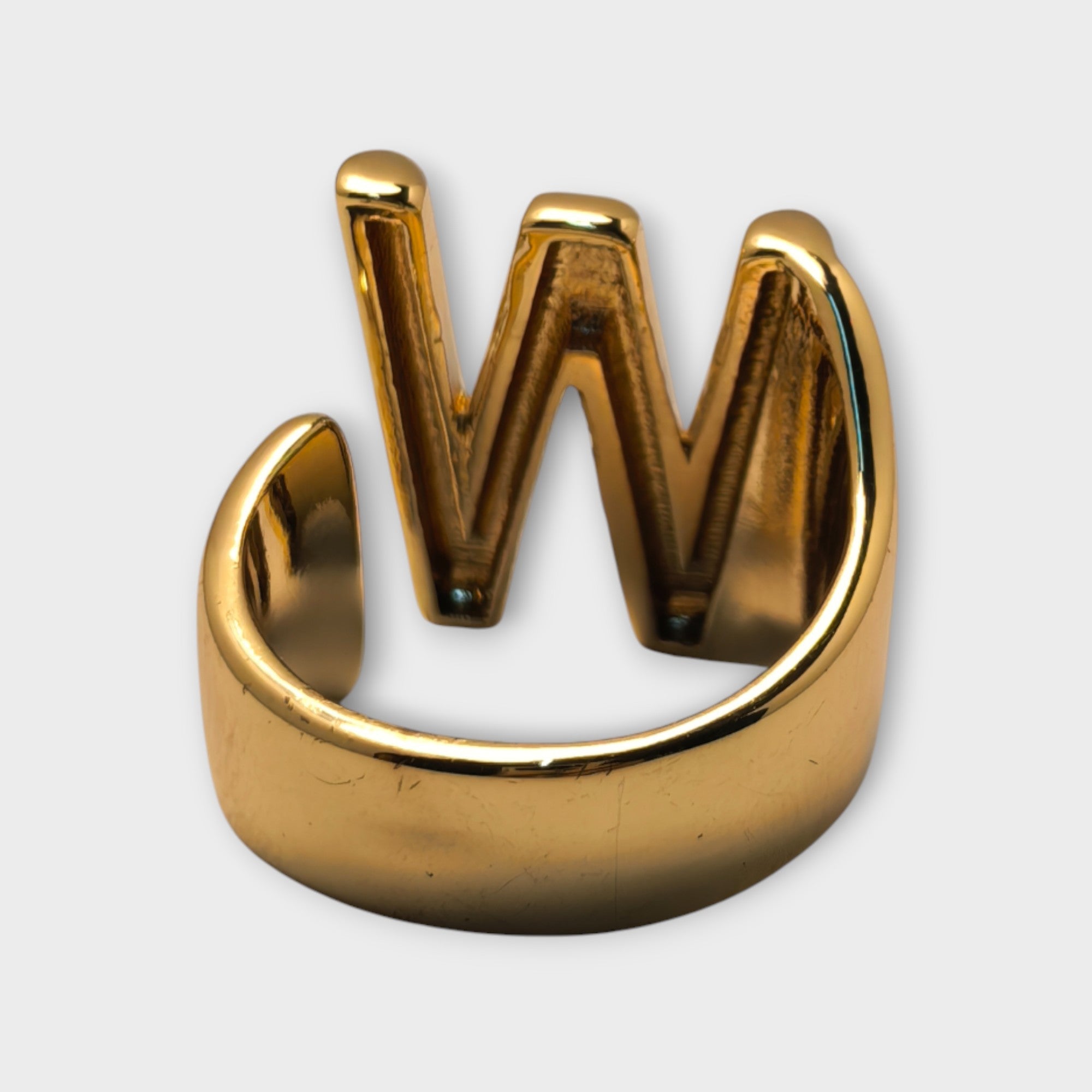 The Win Ring